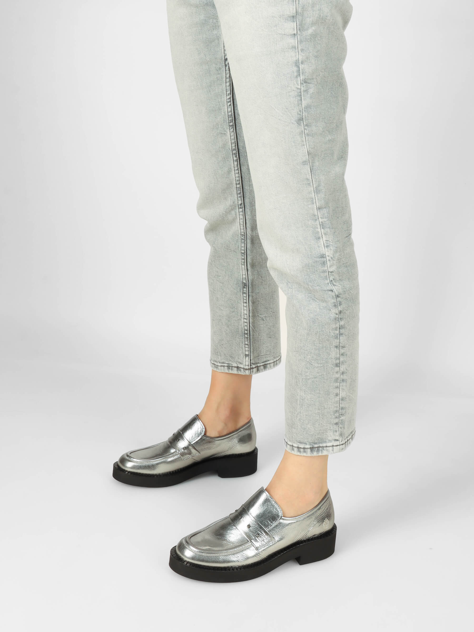 Schuhwerk, Schuh, Sneaker, Hosen, Person, Schuhwerk, Schuh, Sneaker, Hosen, Person, Schuhwerk, Schuh, Sneaker, Hosen, Person, Schuhwerk, Schuh, Sneaker, Hosen, Person