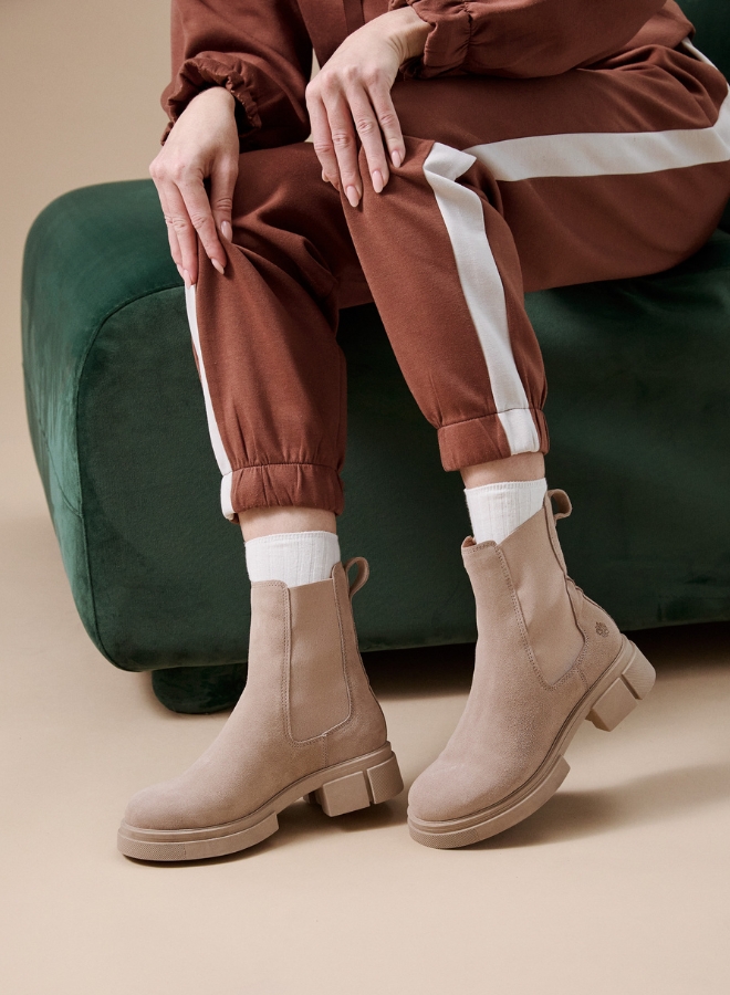 Bekleidung, Schuhwerk, Schuh, Person, Turnschuh, Bekleidung, Schuhwerk, Schuh, Person
