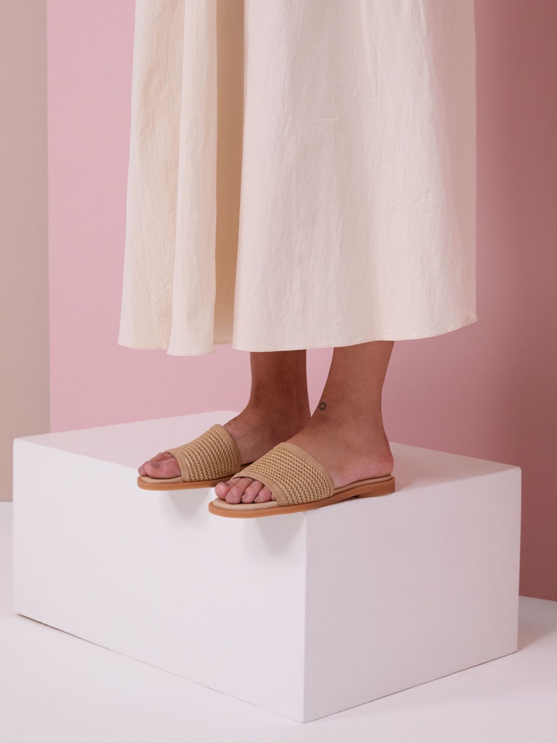 ARIANA-Crema, Bekleidung, Schuhwerk, Sandale