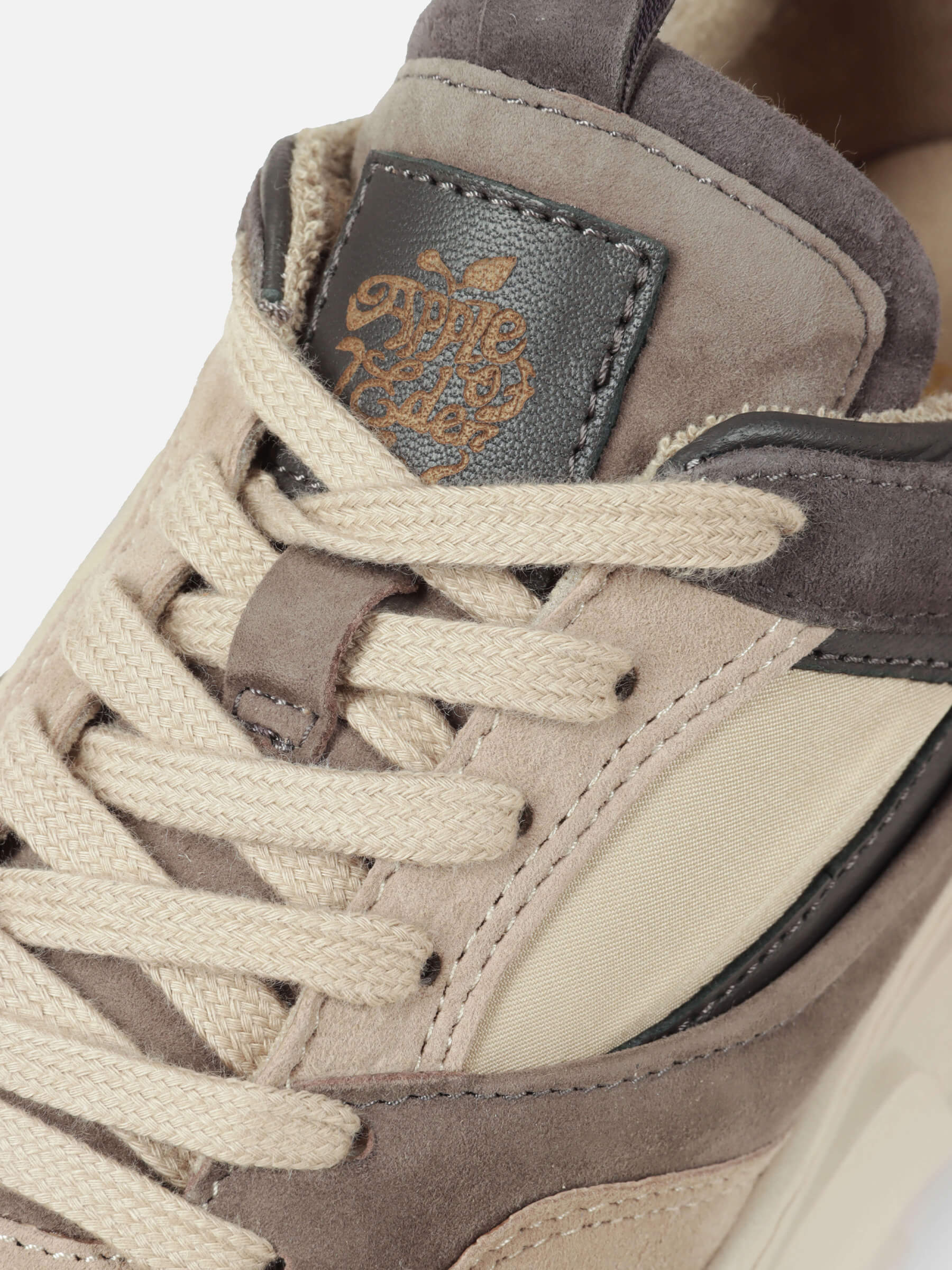 Sneaker im Material Mix taupe/grey, Bekleidung, Schuhwerk, Schuh, Sneaker