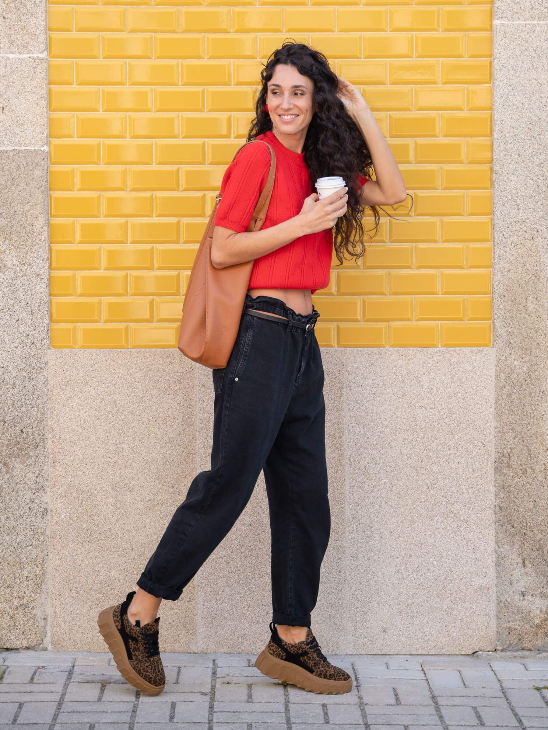 Plateau-Sneaker leo image, Bekleidung, Hosen, Jeans, Person